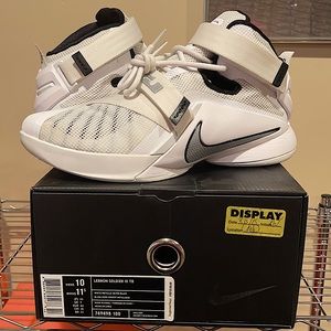 MAKE OFFER Nike LeBron James Soldier IX 9